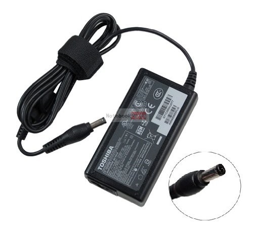 TOSHIBA 19V 2.37A 45W 5.5x2.5mm gyári laptop tápegység